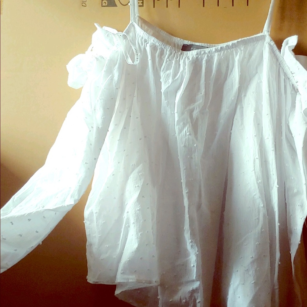 ***NWOT***Angelic Cold Shoulder Top